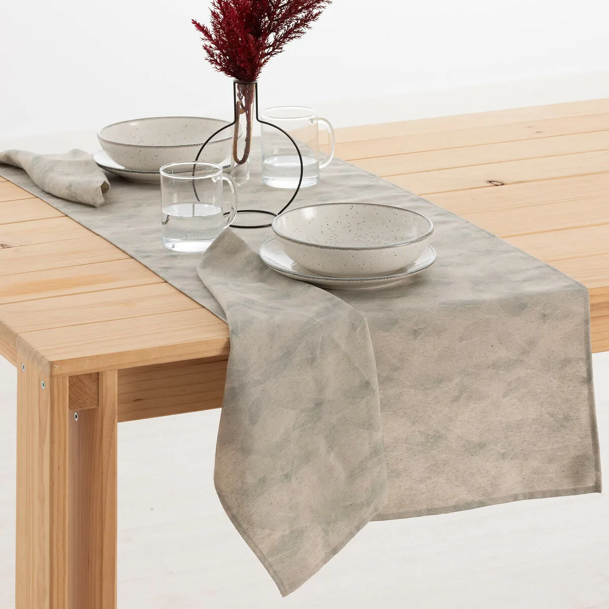 Chemin de table belum lino 0120 287 multicouleur 45 x 140 cm s980781865. La mode selon Diaytar : audacieuse, accessible et toujours dans l'air du temps.