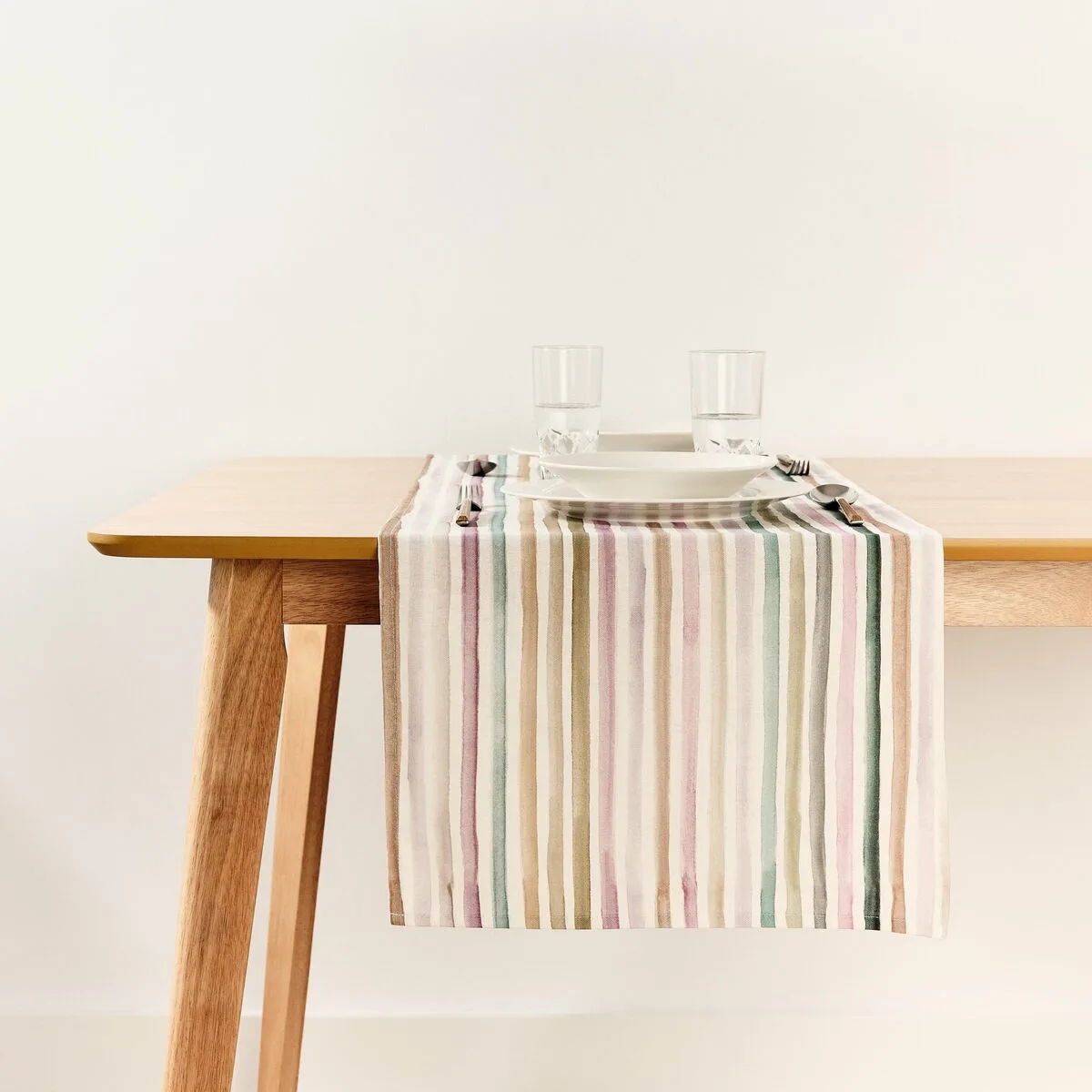 Chemin de table belum naiara 4 100 multicouleur 45 x 140 cm s980525939. Plongez dans l'univers Diaytar, votre référence pour des produits du quotidien, high-tech et déco, tous porteurs de tendances