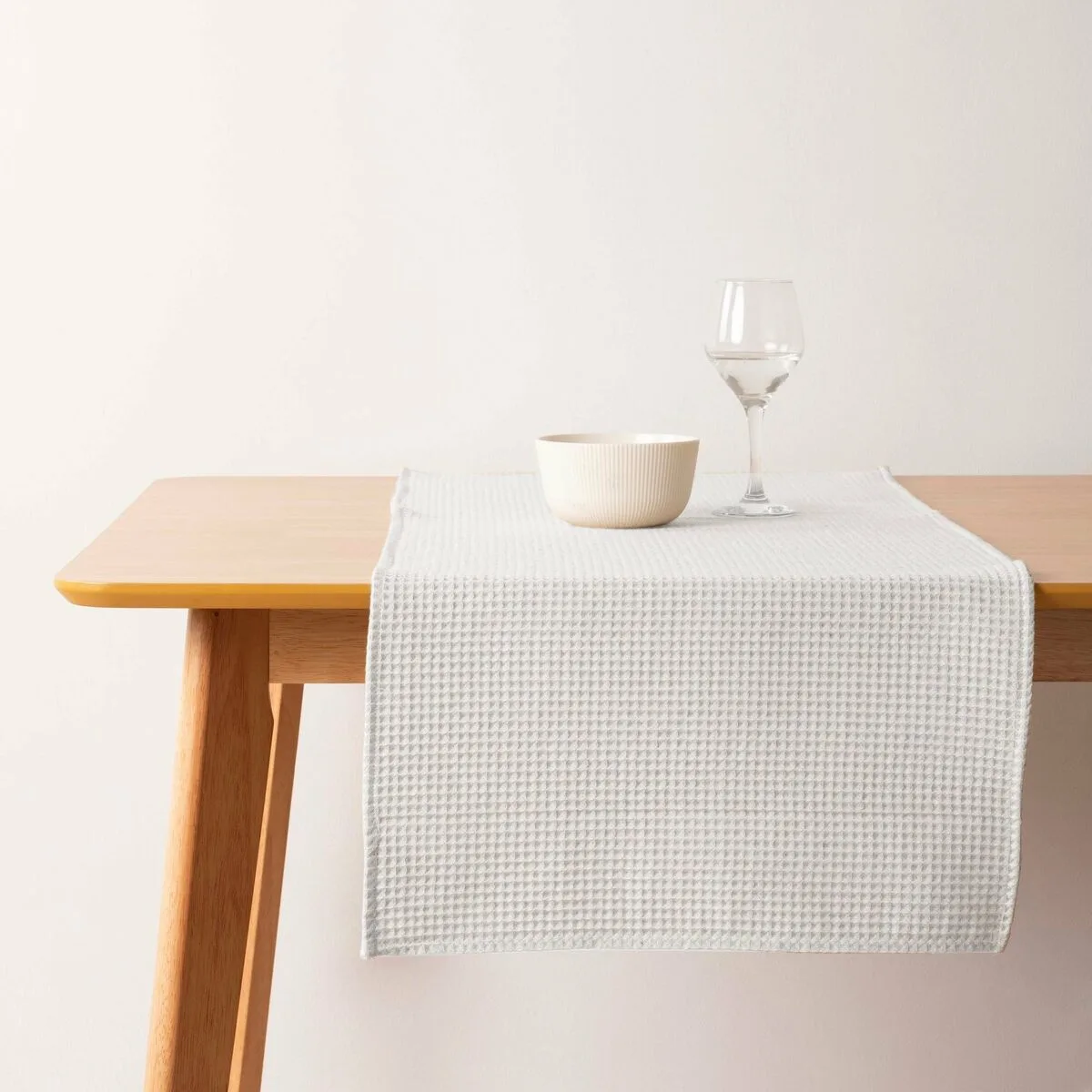 Chemin de table belum waffle creme naturel 45 x 140 cm s980452432. Diaytar anticipe les tendances pour vous offrir le meilleur de la mode.