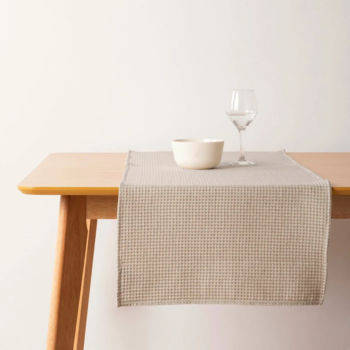 Chemin de table belum waffle marron lin 45 x 140 cm s980452747. Diaytar incarne le renouveau du commerce en ligne : authentique, engagé et résolument tourné vers l'avenir.