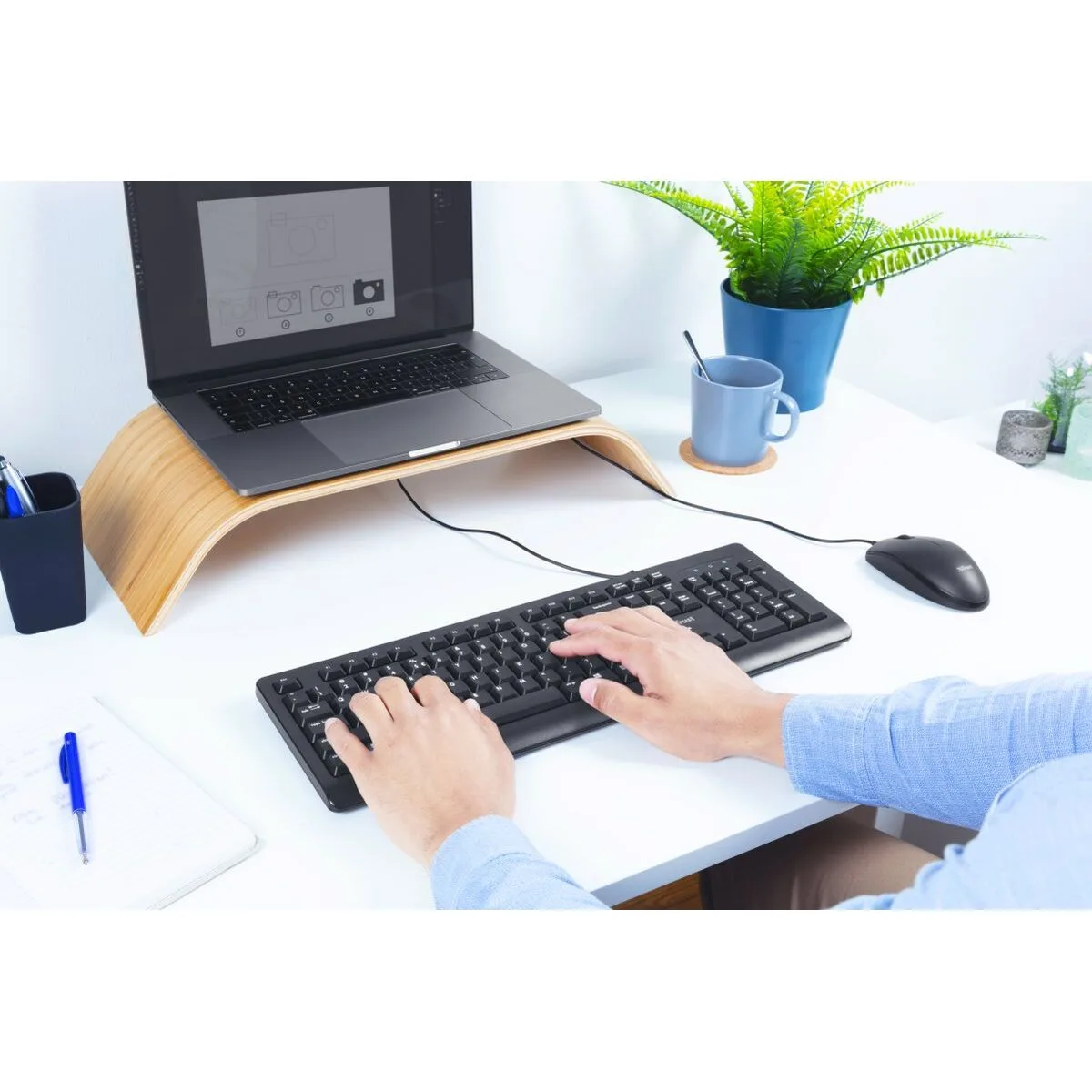 Clavier trust 23880 noir anglais eeuu qwerty s914428132. Diaytar défend une idée forte : le shopping en ligne doit être une aventure qui éveille la curiosité et comble les besoins