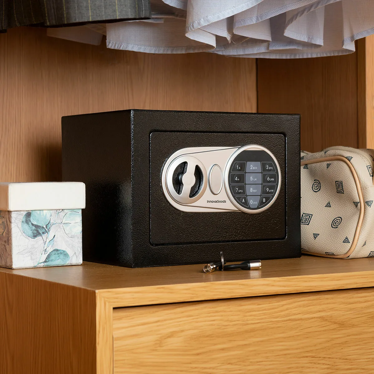 Coffre fort avec serrure electronique safeck innovagoods v010382840. Diaytar, c'est la certitude de dénicher la perle rare, qu'il s'agisse d'un produit électronique de pointe ou d'un accessoire tendance
