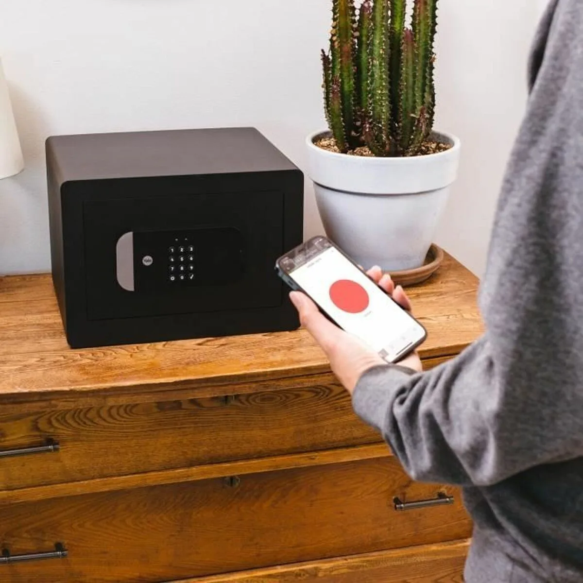Coffre fort avec serrure electronique yale yss 250 eb1 noir s919298914. Diaytar a été pensé pour les multitâches, les exigeants, les pressés, les rêveurs... En somme, pour vous.