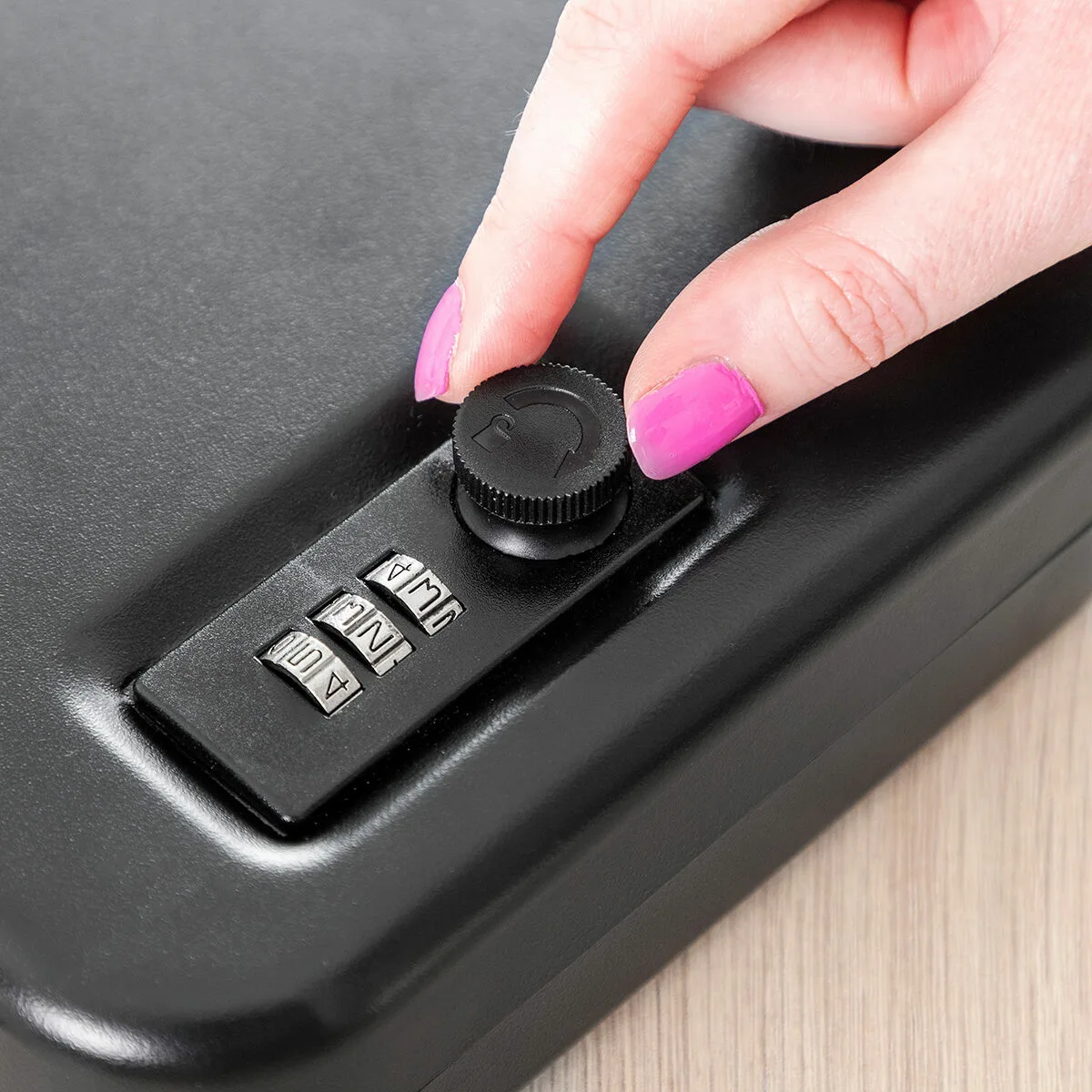 Coffre fort portable avec cable de securite prisaven innovagoods v010378885. Nous croyons en la magie des objets. Chez Diaytar, chaque produit a le pouvoir de transformer une routine en moment précieux.