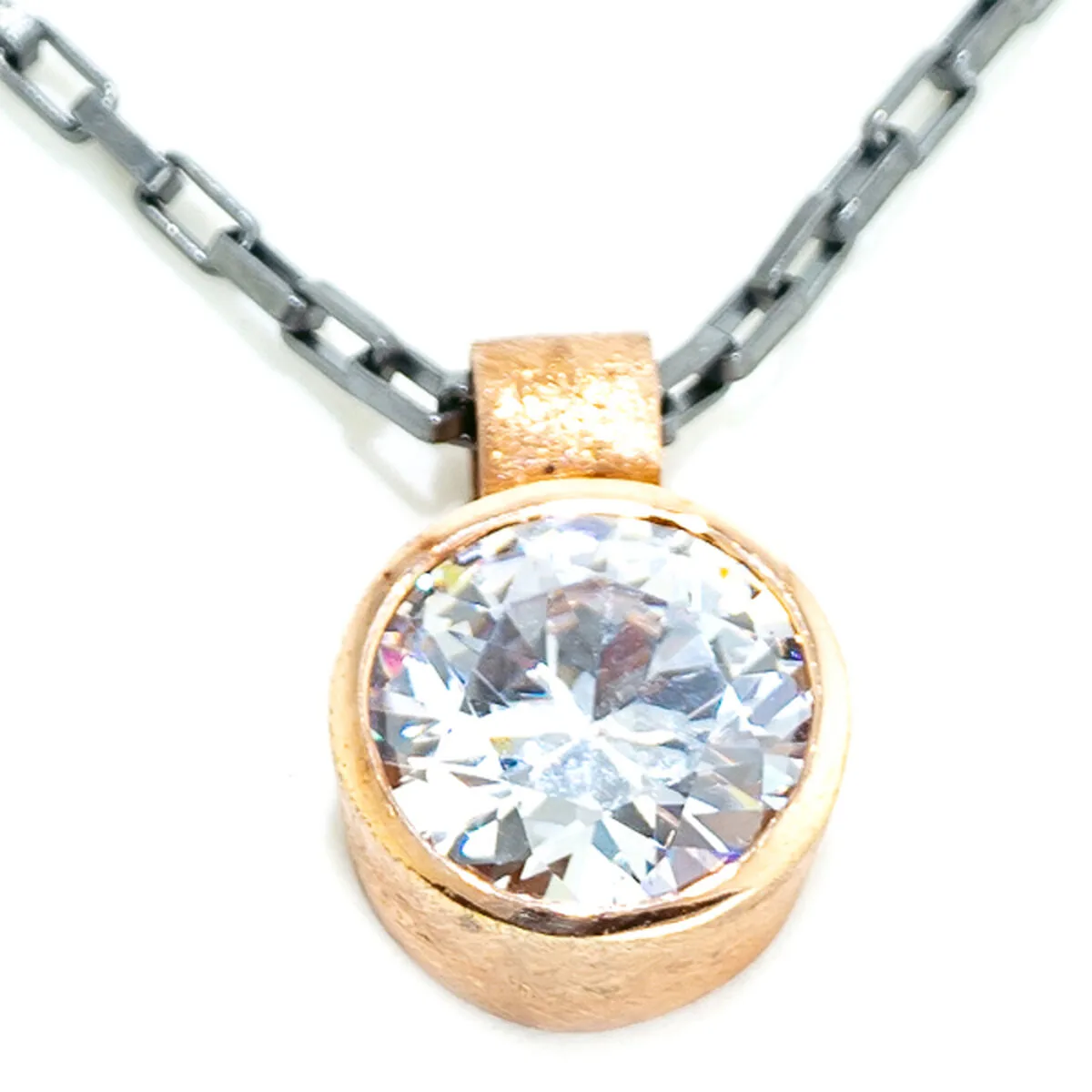 Collier femme demaria dmc6110453 45 cm s032776497. Diaytar, la preuve qu'une boutique généraliste peut être synonyme de goût, d'exigence et d'innovation constante