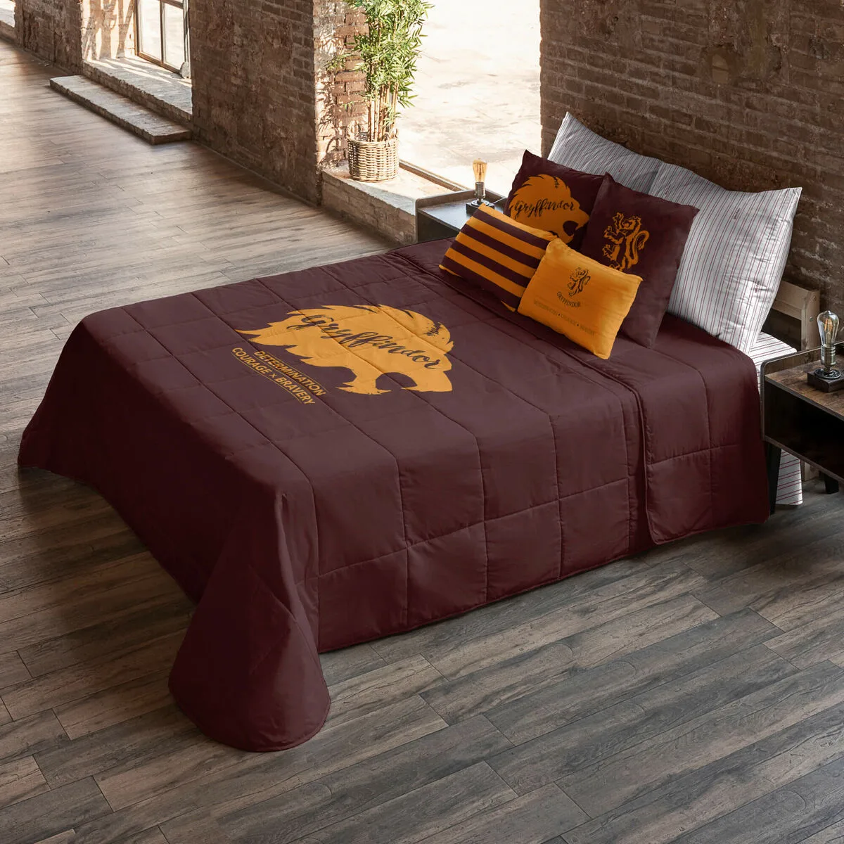 Couette legere harry potter gryffindor multicouleur 280 x 4 x 270 cm lit king size s980020669. Diaytar, le trait d'union entre vos besoins pratiques et vos aspirations esthétiques, à travers une offre généraliste pointue
