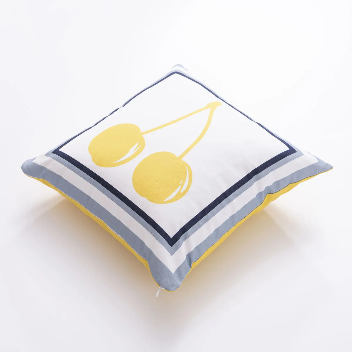Coussin benetton jaune blanc cerises 40 x 40 cm carre s500367115. Notre philosophie : le produit parfait n'existe pas. C'est pourquoi Diaytar en propose des milliers, pour que vous le créiez.