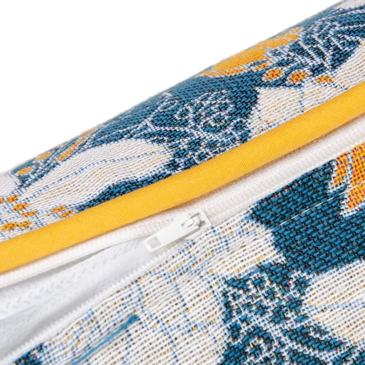 Coussin bleu fleurs 60 x 10 x 40 cm s880737125. Diaytar réinvente le e-commerce avec une approche généraliste axée sur la qualité, la tendance et l'accessibilité
