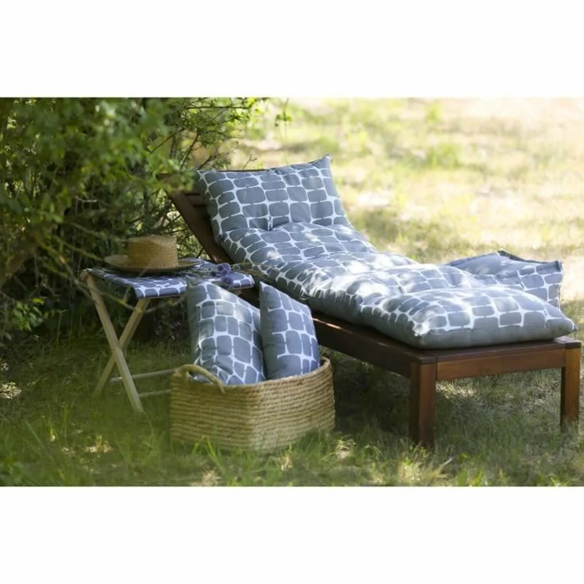 Coussin pour chaise longue jardin prive flocons futuriste s7100234793. Notre équipe Diaytar est une bande de dénicheurs compulsifs, toujours en quête du produit qui provoquera l'étincelle dans votre regard.