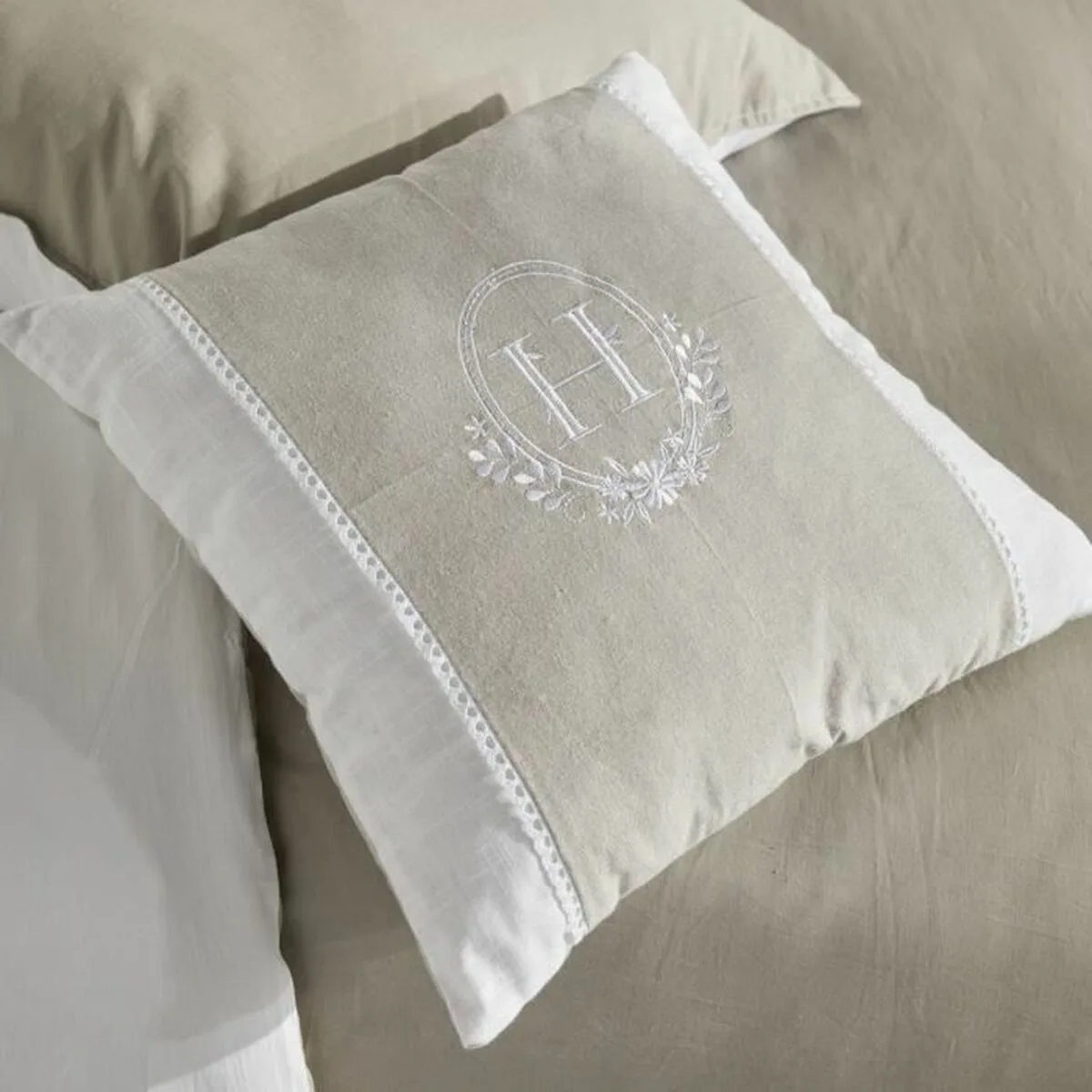 Coussin today 40 x 40 cm s7101803375. Diaytar : Parce que vous méritez le meilleur, nous sélectionnons l'excellence.