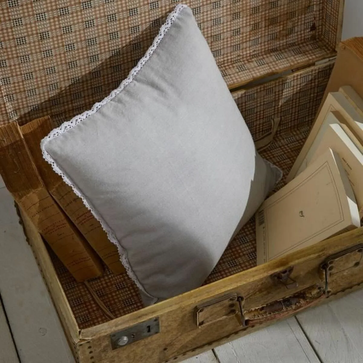 Coussin today 40 x 40 cm s7101803683. Diaytar, c'est la certitude de dénicher la perle rare, qu'il s'agisse d'un produit électronique de pointe ou d'un accessoire tendance