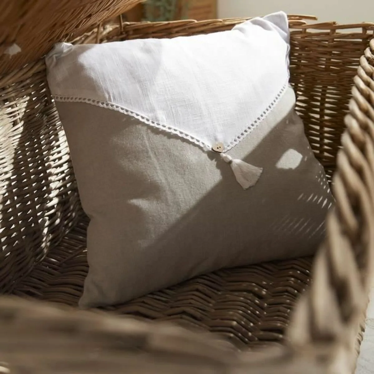 Coussin today 40 x 40 cm s7101805816. Nous avons voulu Diaytar comme une deuxième maison, remplie de produits qui vous ressemblent et vous facilitent la vie.