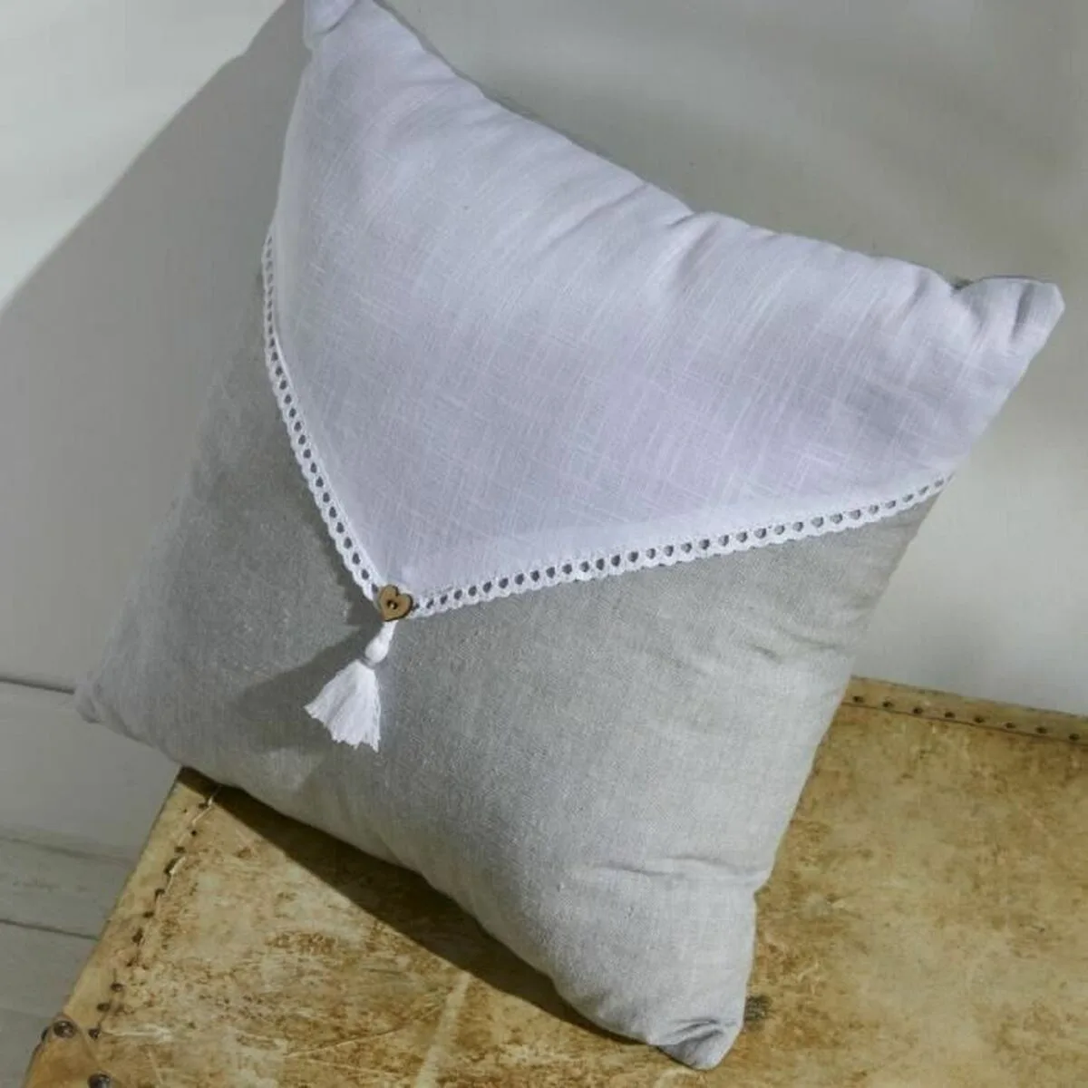 Coussin today 40 x 40 cm s7101806433. Diaytar, c'est le compagnon de ceux qui aiment prendre soin d'eux et de leur intérieur avec des produits choisis avec amour.