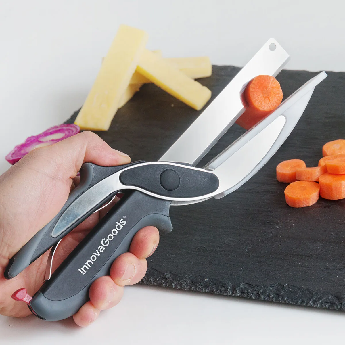 Couteau ciseau avec mini planche a decouper integree scible innovagoods v010099346. Diaytar, c'est l'alchimie parfaite entre la froide efficacité de la tech et la chaleur rassurante des produits de qualité.