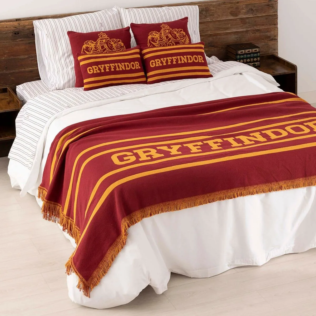 Couverture harry potter gryffindor house multicouleur 130 x 2 x 170 cm s980175531. Nous avons infusé Diaytar avec une dose massive de passion pour le produit. Contagieux : vous allez l'attraper.