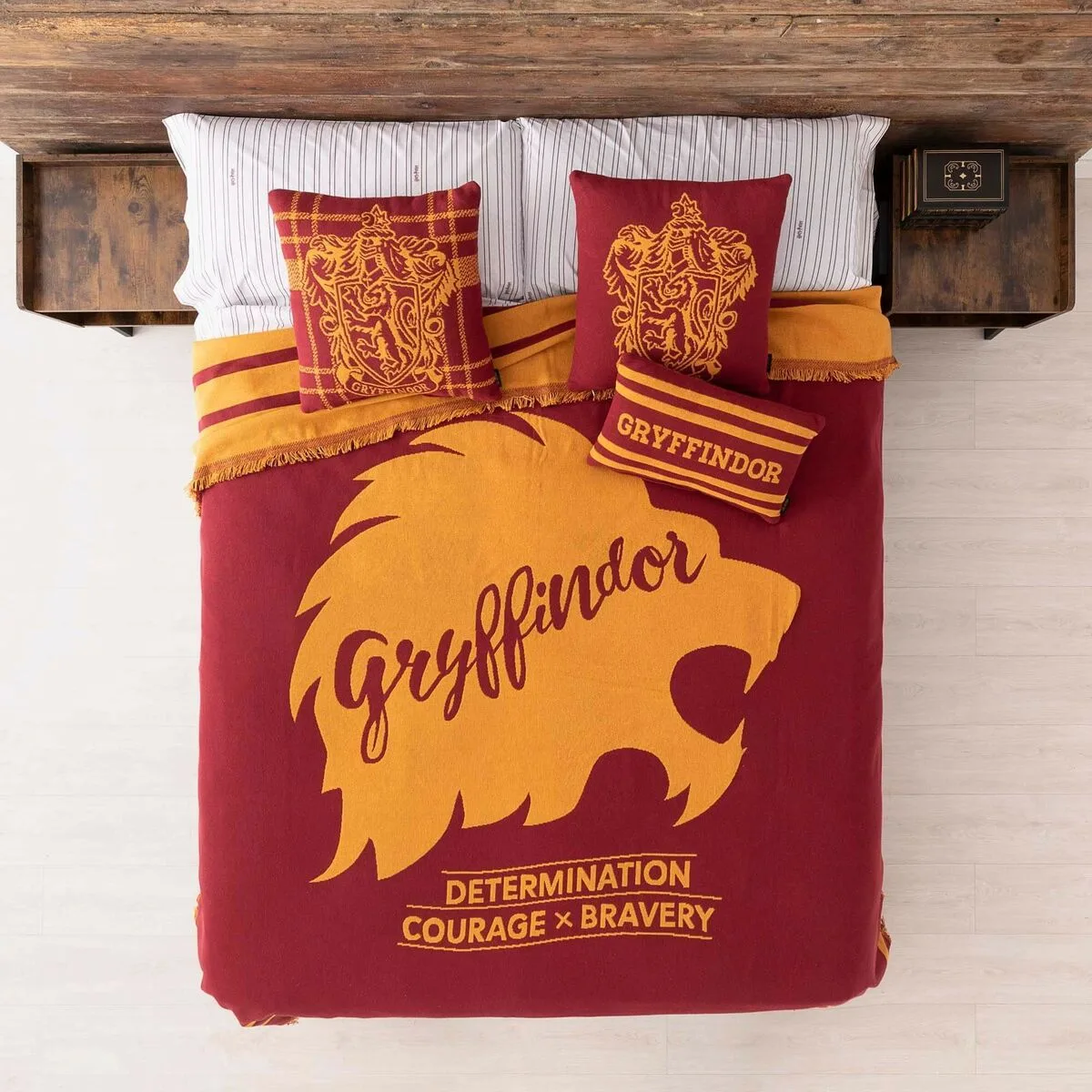 Couverture harry potter gryffindor values multicouleur 180 x 2 x 260 cm s980176535. Diaytar, c'est la démonstration que le meilleur des produits est à portée de clic, sans compromis, sans attente.
