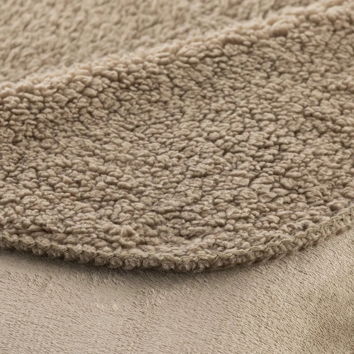 Couverture sg hogar taupe 150 x 2 x 200 cm s980294578. Chez Diaytar, nous ne vendons pas que des produits, nous proposons des solutions, du rêve et un peu de magie au quotidien