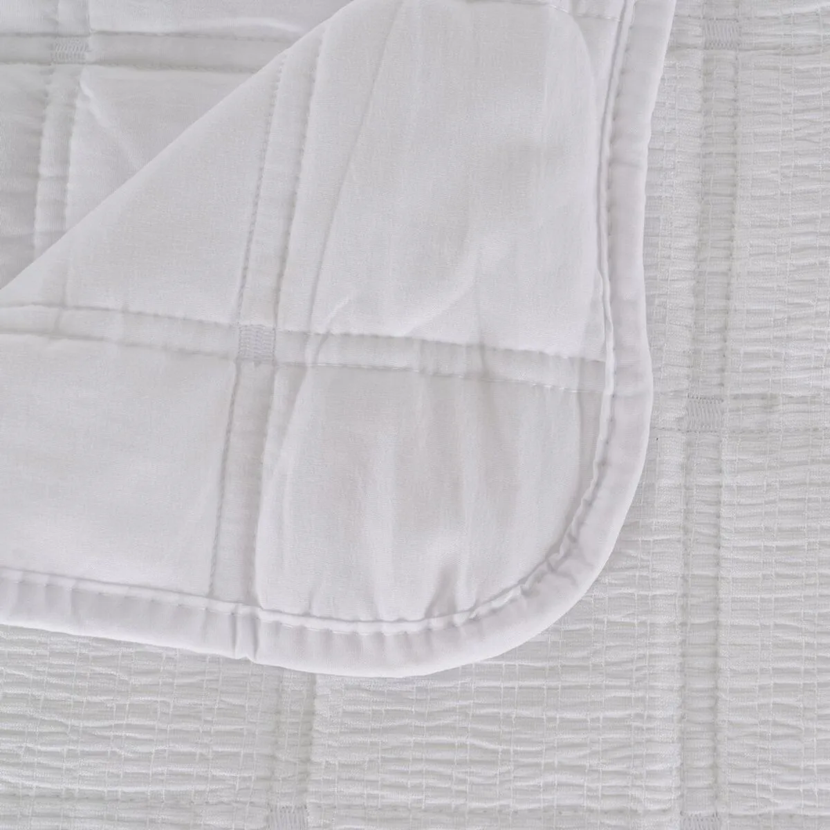 Couvre lit blanc 230 x 280 x 1 cm s880777915. C'est officiel : Diaytar devient votre nouvelle addiction shopping. Des produits si bons, vous ne voudrez plus vous arrêter.