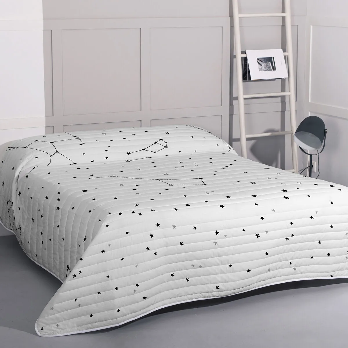 Couvre lit happyfriday blanc constellation multicouleur 260 x 260 cm d160899326. Chez Diaytar, nous fusionnons l'utile à l'agréable avec une gamme complète de produits soigneusement choisis pour leur design et leur fonctionnalité