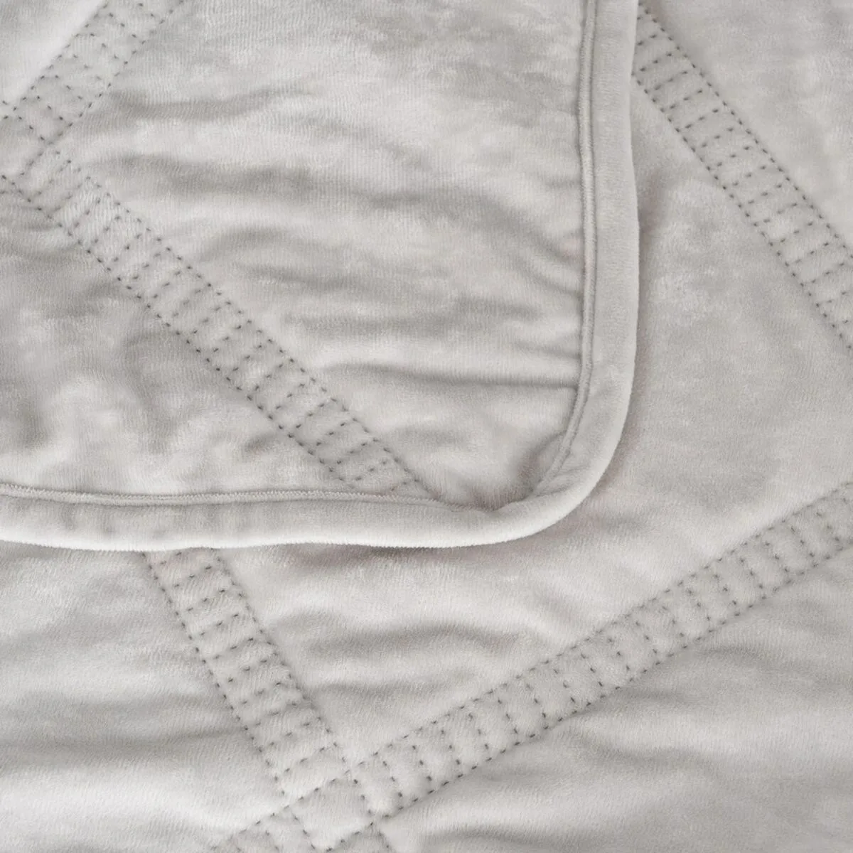 Couvre lit perle 180 x 1 x 260 cm s880842979. Notre philosophie Diaytar : vous offrir une plateforme unique où produits généraux, tendances et technologies convergent harmonieusement