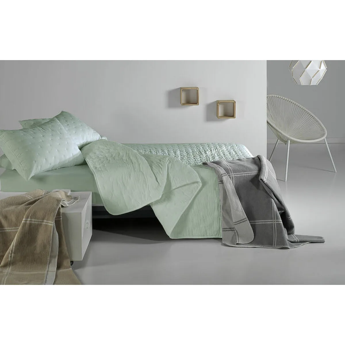 Couvre lit pierre cardin dots bleu lit king size 3 pieces d210111418. Diaytar se positionne comme le carrefour des produits innovants, qu'ils relèvent de la tech, de la maison ou du quotidien