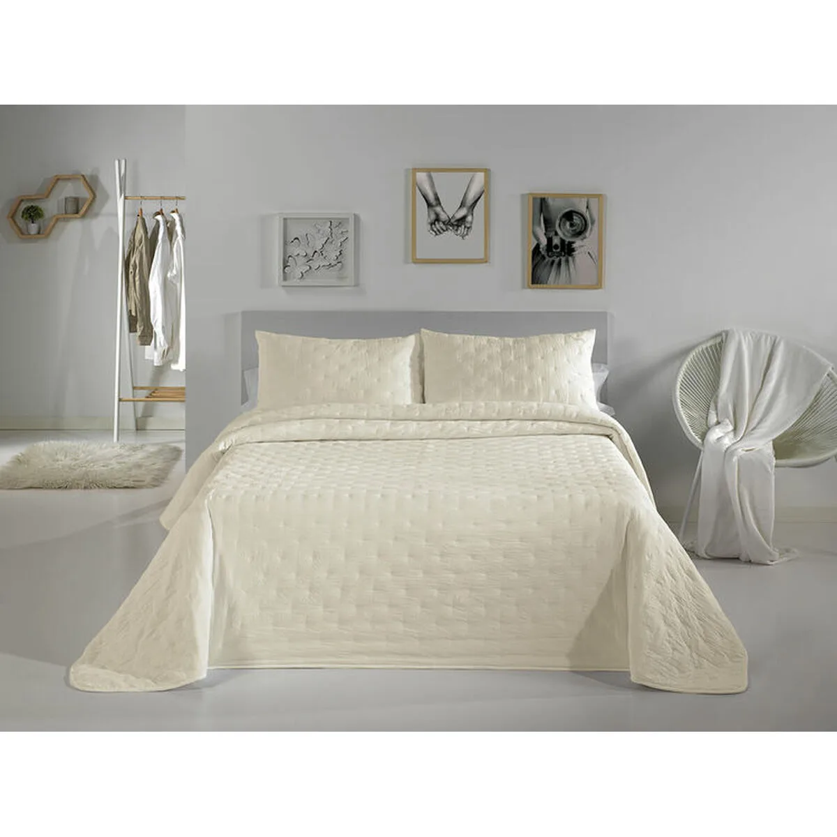 Couvre lit pierre cardin dots terre lit 1 2 persones 3 pieces d210111773. Tendance, confort et qualité : la trilogie gagnante de Diaytar Mode.