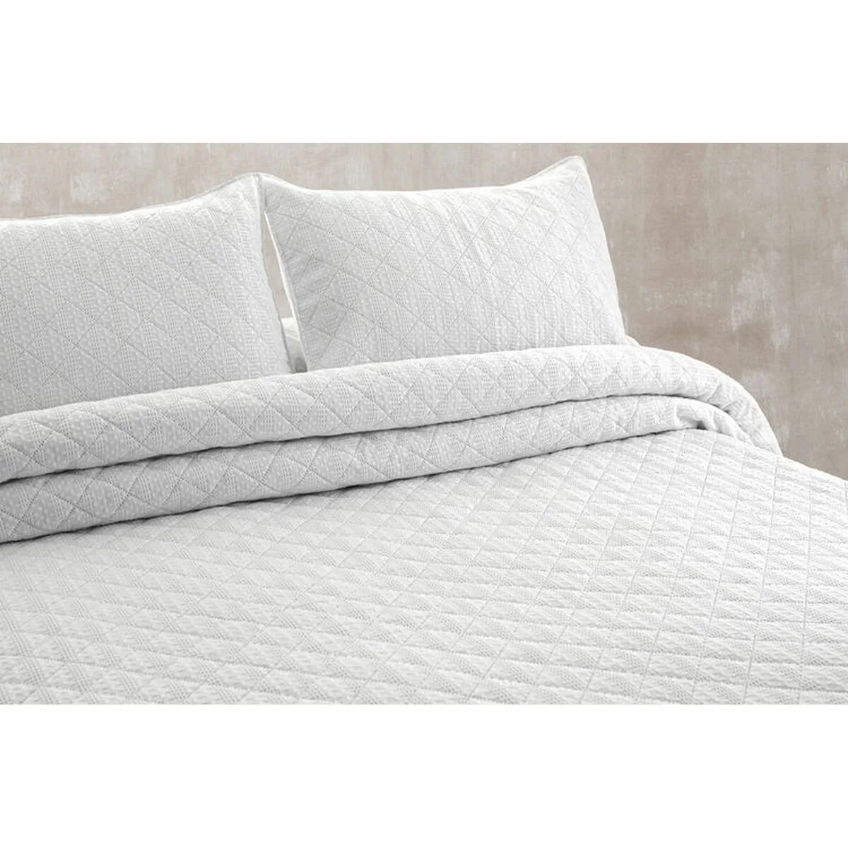 Couvre lit pierre cardin egna blanc lit 1 2 persones d210307729. Diaytar, le curateur de votre style de vie moderne, à travers une offre généraliste constamment renouvelée et actualisée