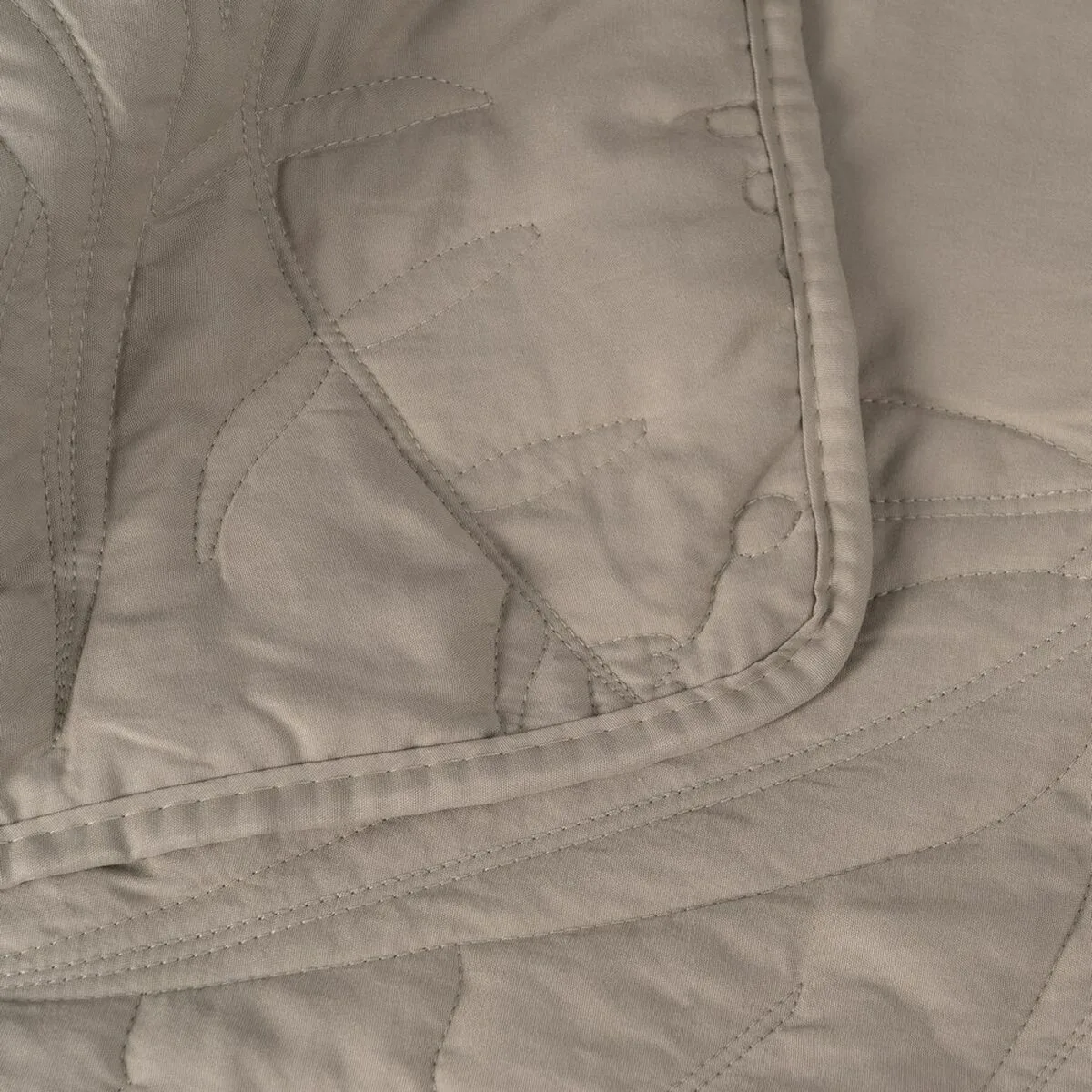 Couvre lit taupe 240 x 1 x 260 cm s880848869. Diaytar vous ouvre les portes d'un monde où tous les produits, des plus high-tech aux plus simples, sont source d'inspiration