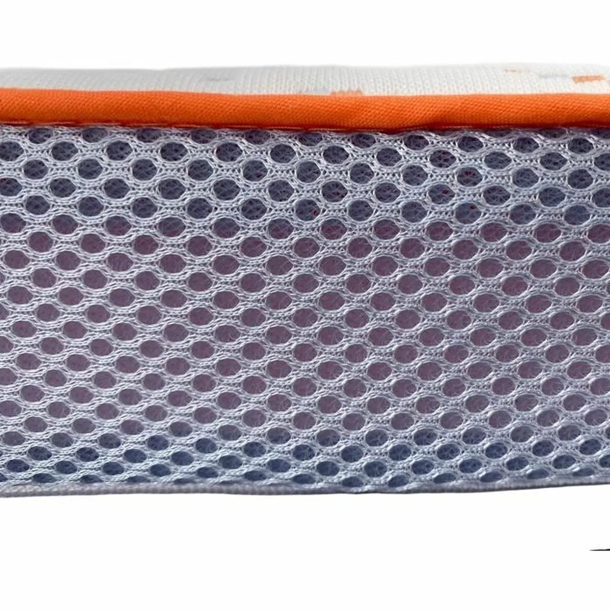 Couvre matelas dodo ergo latex blanc 160 x 200 cm s7100075418. Diaytar, c'est l'assurance de produits qui durent, tant dans leur construction que dans leur style intemporel.