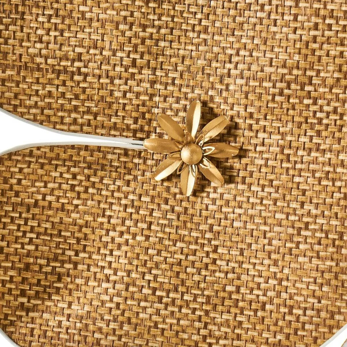 Decoration murale blanc dore fer 120 x 7 x 65 cm s880747960. Diaytar, c'est le compagnon de ceux qui aiment prendre soin d'eux et de leur intérieur avec des produits choisis avec amour.