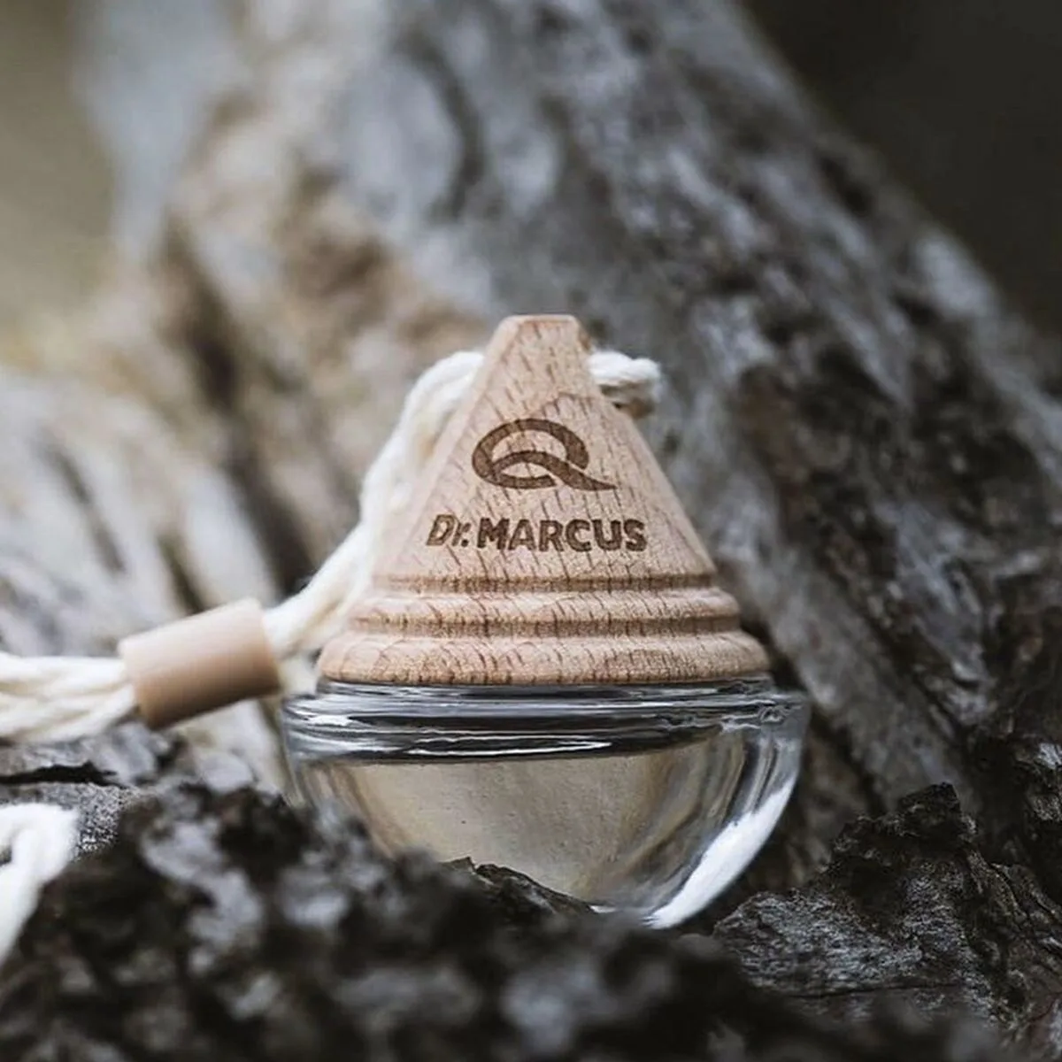 Desodorisant pour voiture dr marcus wood black pendentif s3711733290. Diaytar incarne le renouveau du commerce en ligne : authentique, engagé et résolument tourné vers l'avenir.