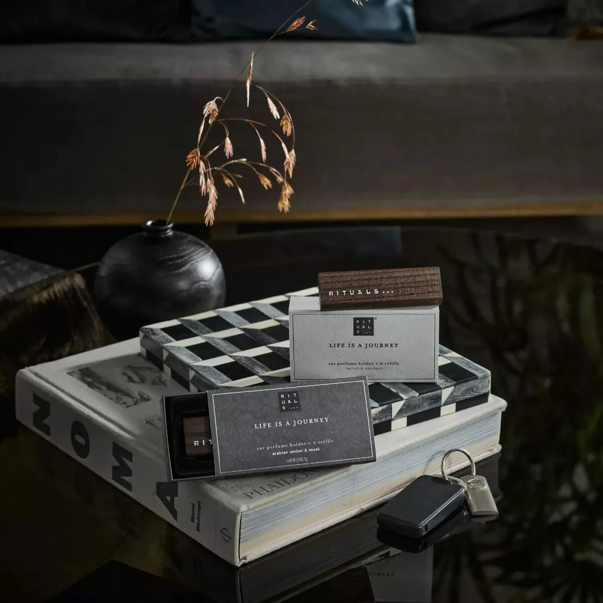 Desodorisant pour voiture rituals homme 3 g s0513022662. Chez Diaytar, nous sommes convaincus que le meilleur produit est celui qui allie utilité, beauté et innovation. C'est notre credo.