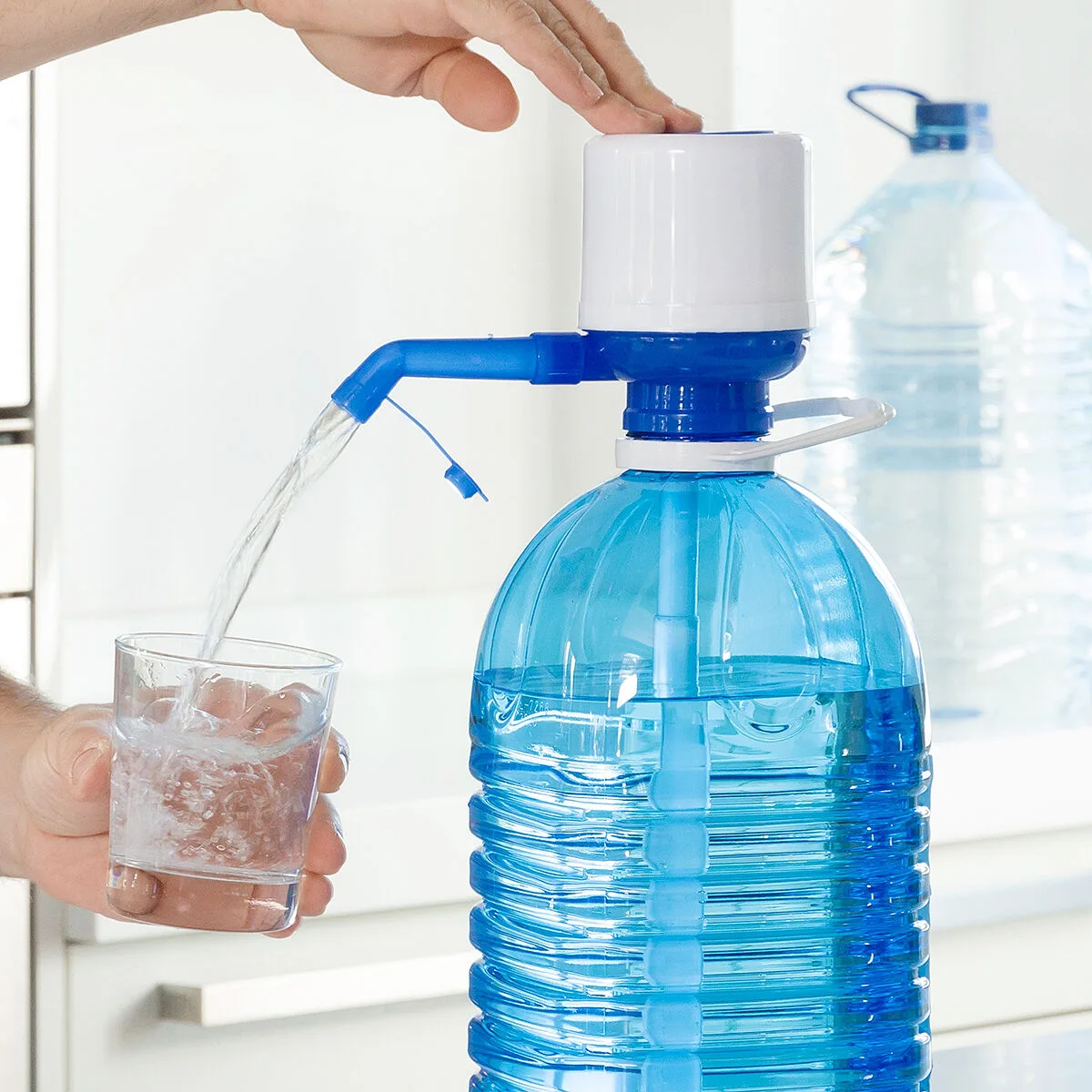 Distributeur d eau pour carafes xl watler innovagoods v010307169. Notre mantra chez Diaytar : un produit, un sourire. Nous mesurons notre succès à votre satisfaction instantanée.