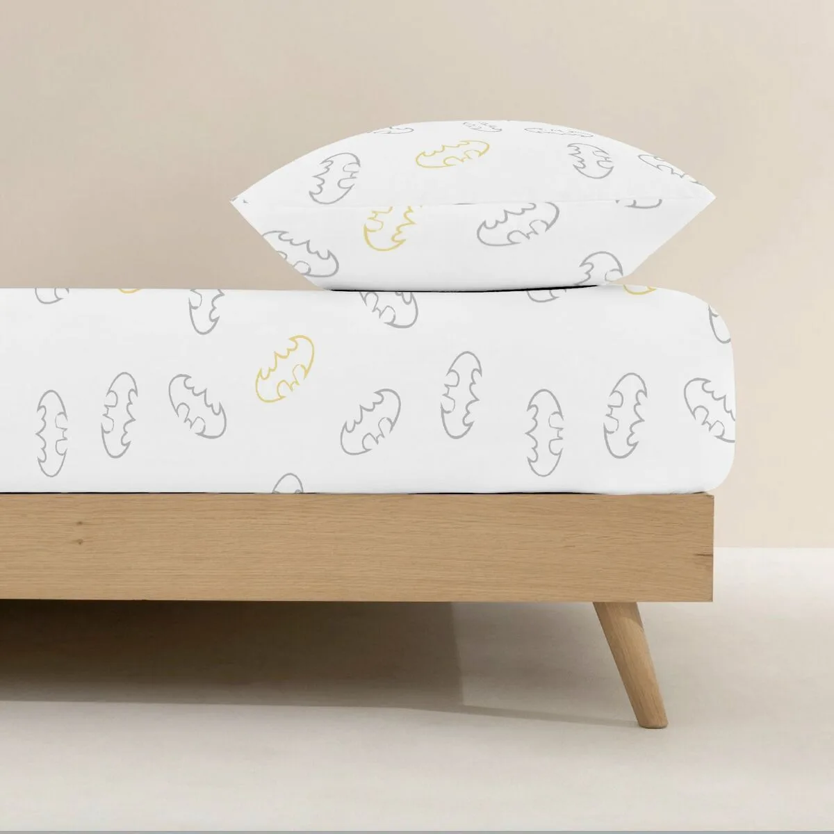 Drap housse batman multicouleur gran lit 2 persones s980000292. Oubliez tout ce que vous savez sur le e-commerce. Diaytar réécrit les règles avec une offre audacieuse et éclectique.