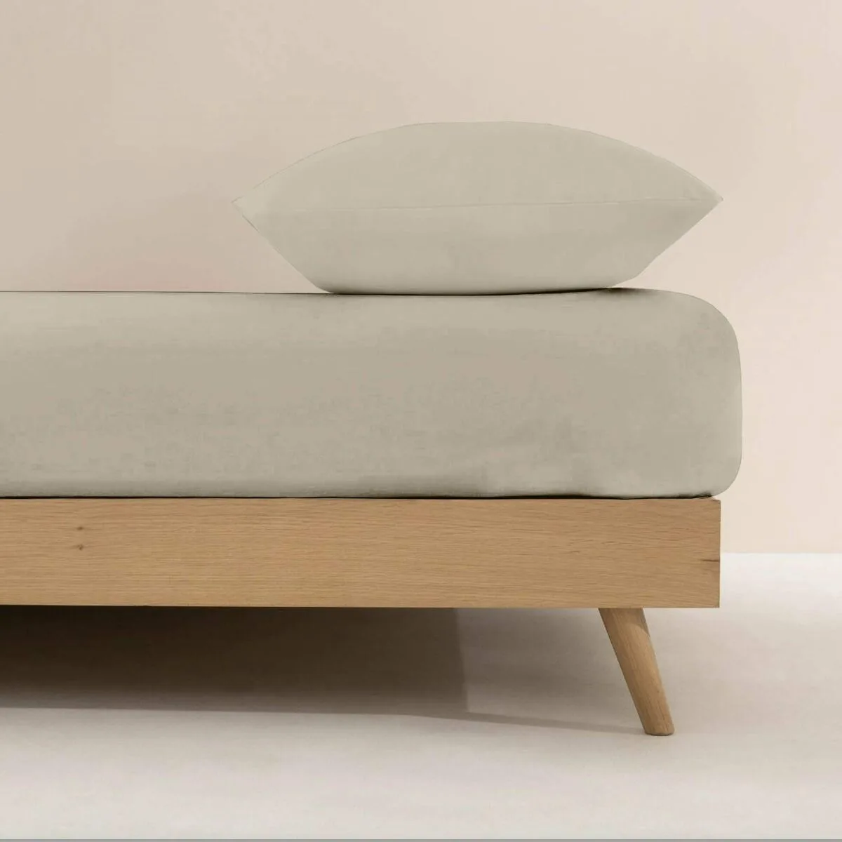 Drap housse decolores liso marron lit 2 persones s980990329. Diaytar, c'est l'alchimie parfaite entre la froide efficacité de la tech et la chaleur rassurante des produits de qualité.