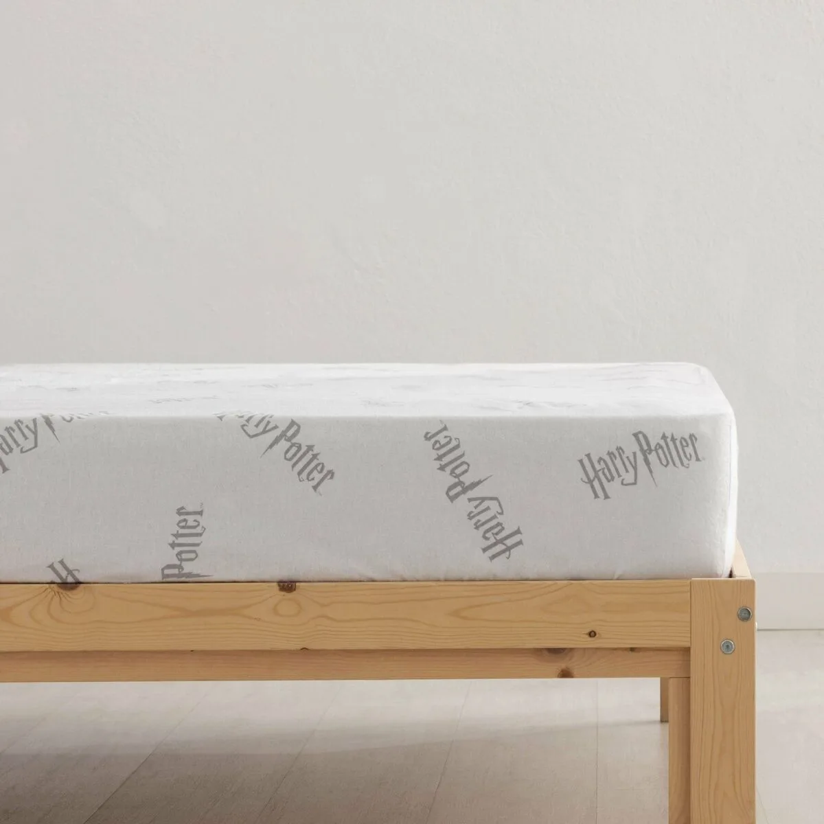 Drap housse harry potter blanc gris lit 1 persone s980000599. Diaytar, c'est le refuge des amoureux du beau et de l'utile, un sanctuaire dédié au produit parfait.