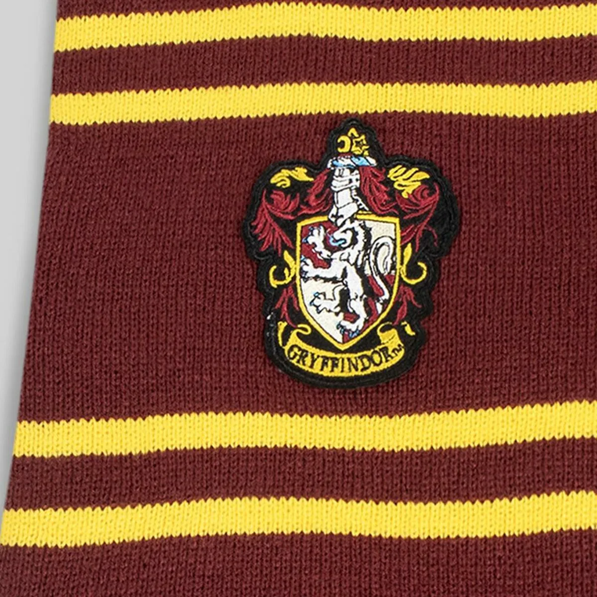 Echarpe harry potter rouge s074082591. Diaytar, c'est le compagnon des visionnaires, de ceux qui achètent aujourd'hui les produits qui seront incontournables demain.