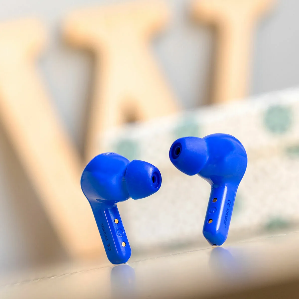 Ecouteurs sans fil avec etui de charge blue innovagoods v010383230. Diaytar : Votre guide shopping pour une sélection exigeante de produits tendance, technologiques et domestiques