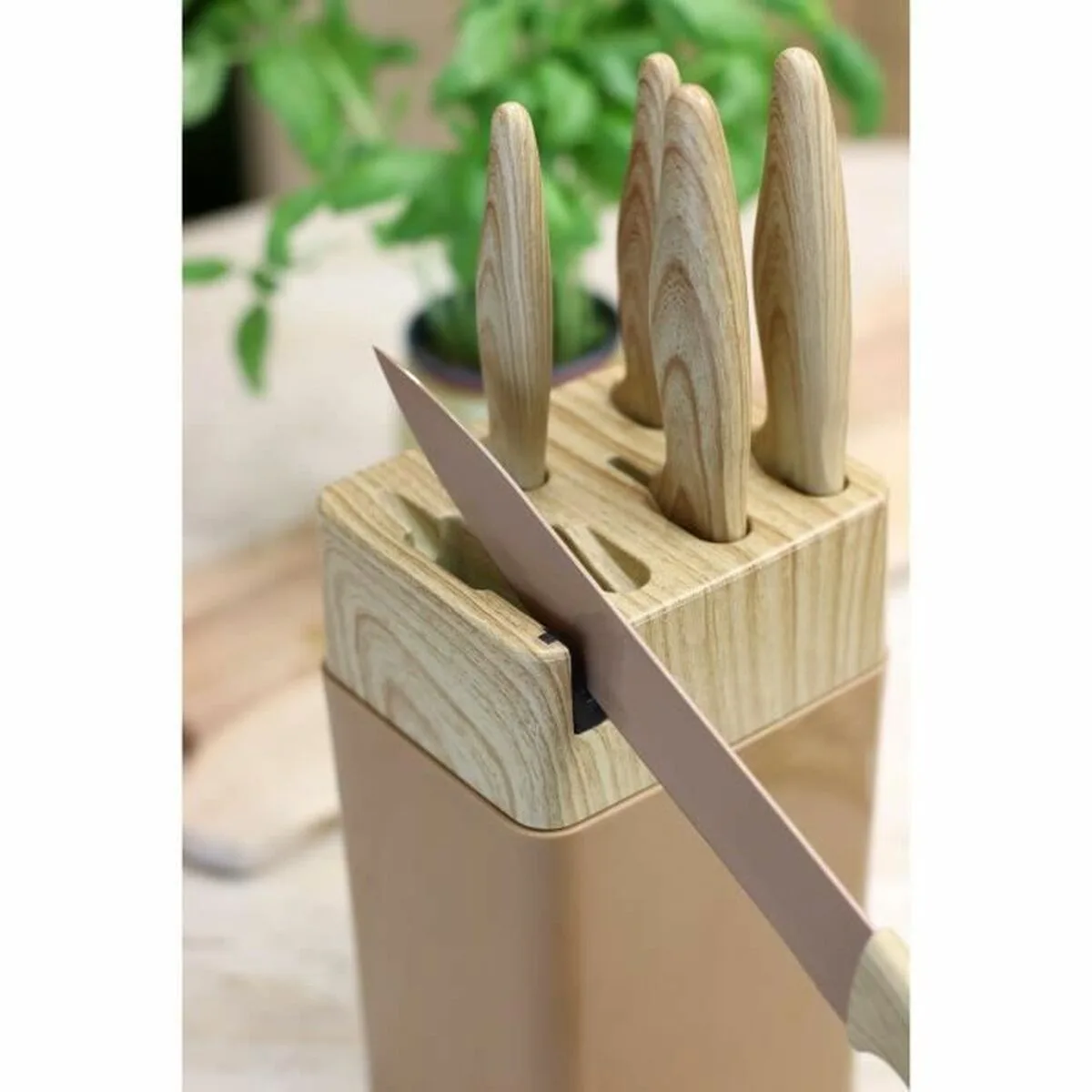 Ensemble de couteaux menastyl marron polypropylene 6 pieces 6 unites s7101719475. Diaytar, c'est le grand ménage de printemps dans vos habitudes shopping : on garde l'essentiel, on jette le superflu.