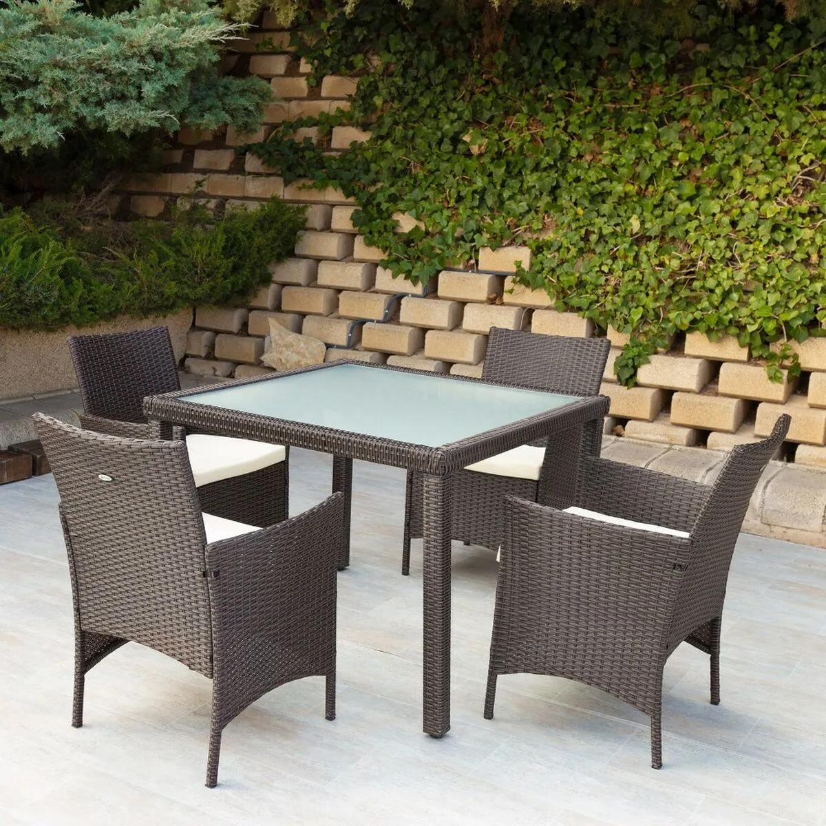 Ensemble table 4 chaises aktive s890130185. C'est officiel : Diaytar devient votre nouvelle addiction shopping. Des produits si bons, vous ne voudrez plus vous arrêter.
