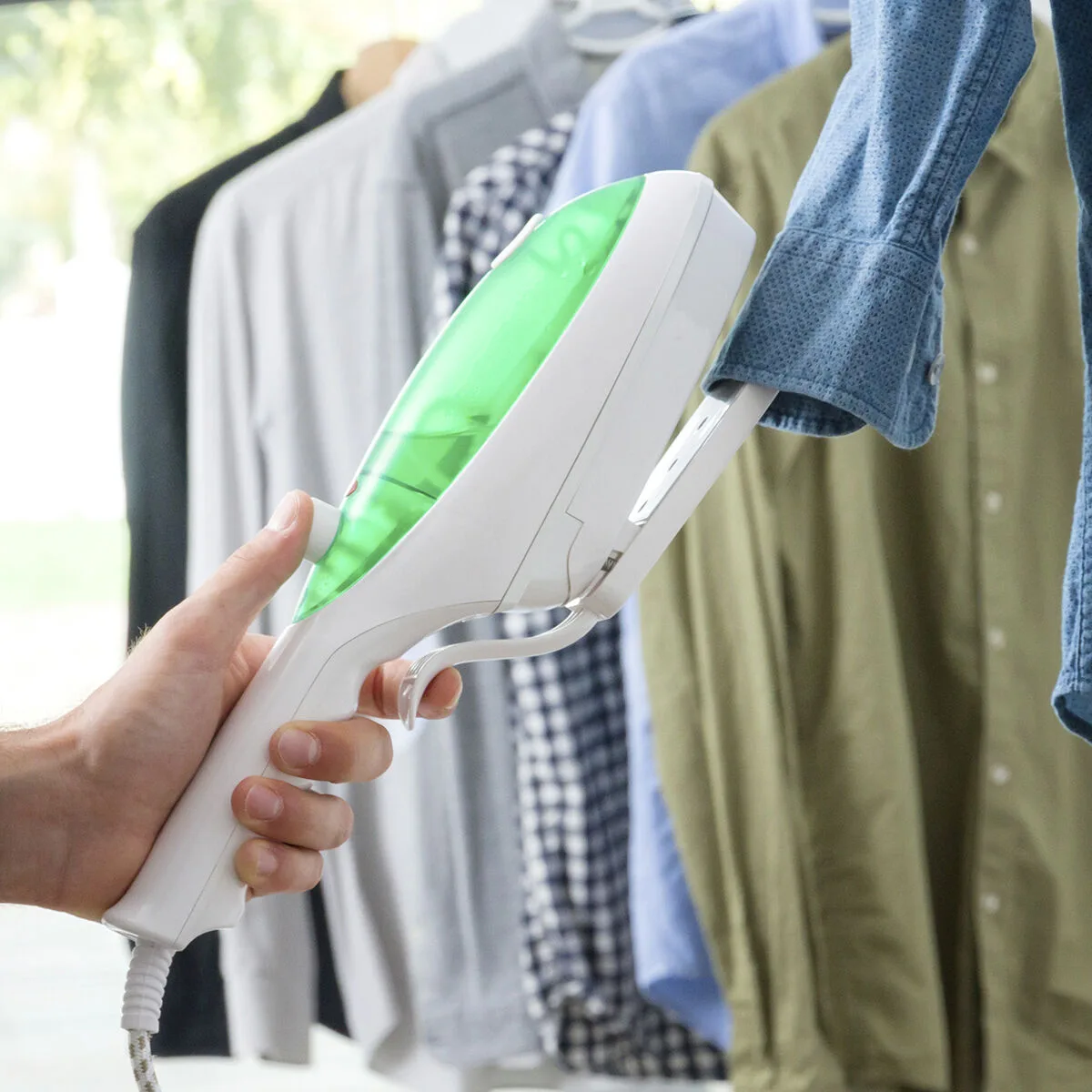 Fer a vapeur vertical innovagoods v010081322. Pour les esprits curieux et exigeants, Diaytar est la source intarissable de produits rares et ingénieux.
