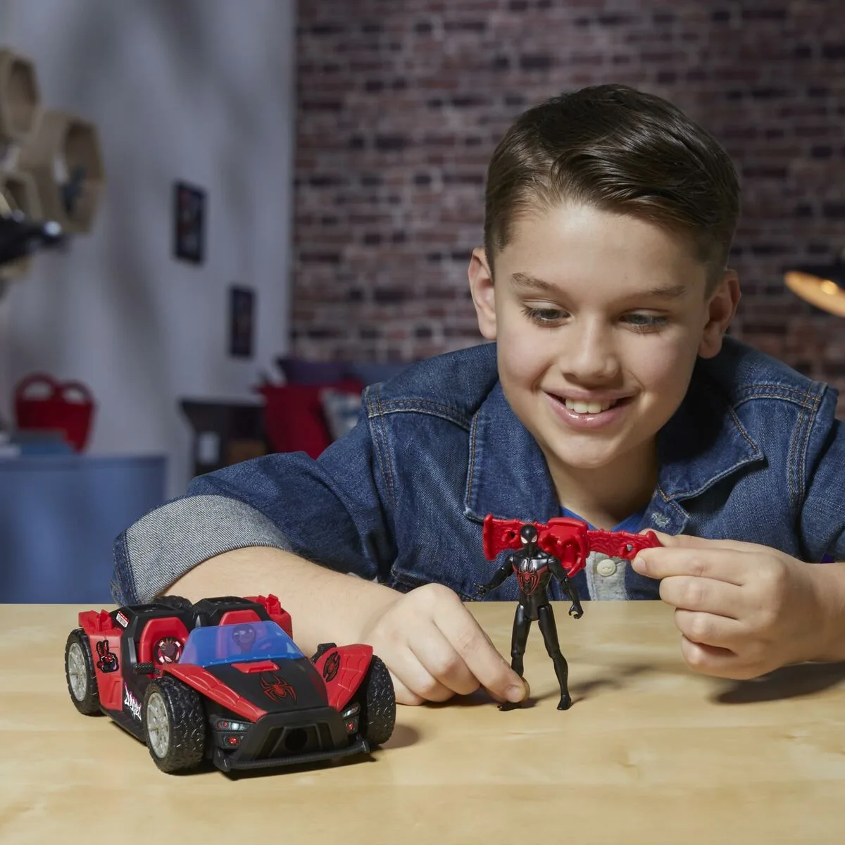 Figurine d action hasbro s7101901254. Diaytar, c'est l'art de la sérendipité appliqué au e-commerce : vous venez pour une chose, vous repartez avec l'objet de vos rêves.