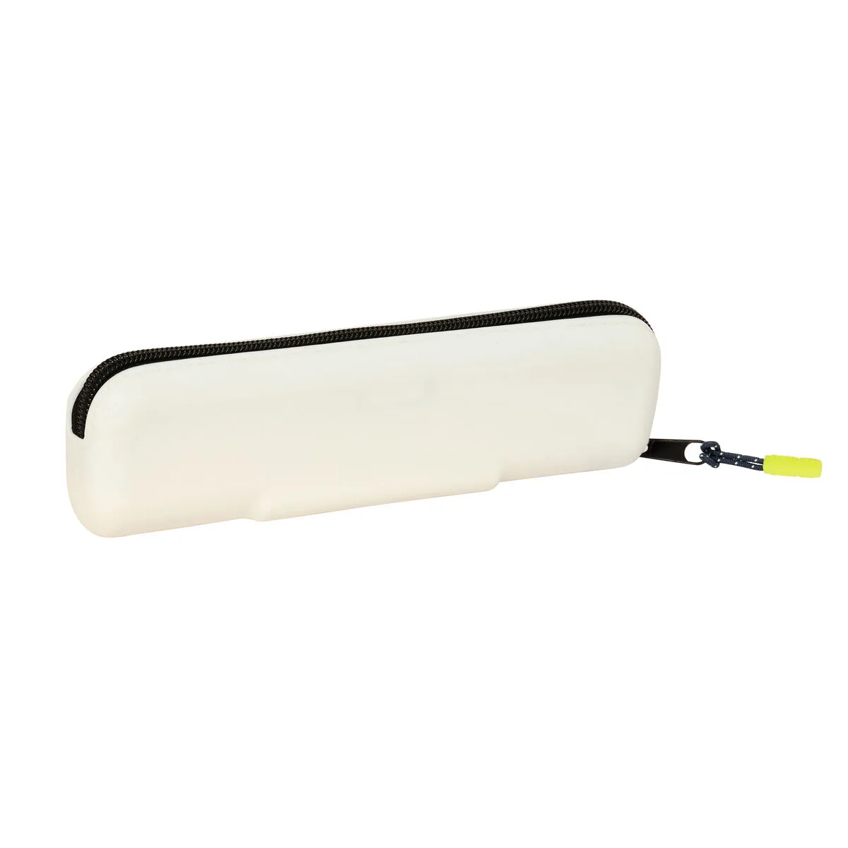 Fourre tout real madrid c f blanc 20 x 5 5 x 2 cm s431301167. Les influenceurs adorent Diaytar pour ses pièces mode avant-gardistes.