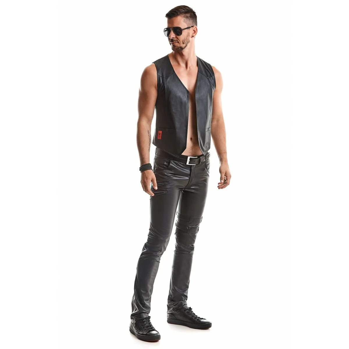 Gilet demoniq noir s homme m040158498 Gilet demoniq noir s homme m040158498. Osez l'originalité avec les créations mode exclusives de Diaytar.
