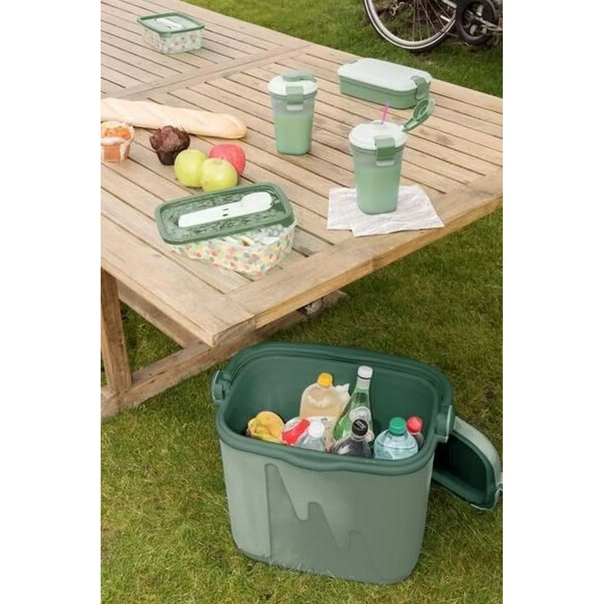Glaciere curver 262272 vert 20 l plastique 1 piece s9111802185. Diaytar, le partenaire de ceux qui veulent une vie mieux équipée, mieux designée et plus connectée, tout simplement.Diaytar : Le laboratoire des tendances où naissent vos futurs produits préférés, des essentiels aux plus innovants.
