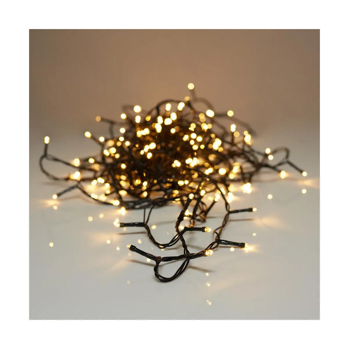 Guirlande lumineuse led ax8401040 lumiere chaude vert tendre 21 m vert s790006916. Chez Diaytar, nous fusionnons l'utile à l'agréable avec une gamme complète de produits soigneusement choisis pour leur design et leur fonctionnalité