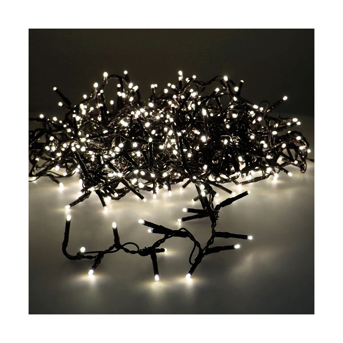 Guirlande lumineuse led lumineo 14 m 16 m s790534170. L'aventure Diaytar, c'est celle d'une équipe passionnée qui déniche pour vous les perles rares du marché généraliste