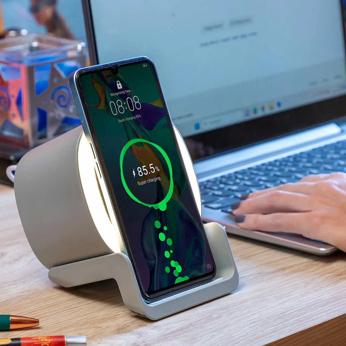 Haut parleur chargeur sans fil avec led souwis innovagoods v010382960. Diaytar, c'est la certitude de dénicher la perle rare, qu'il s'agisse d'un produit électronique de pointe ou d'un accessoire tendance