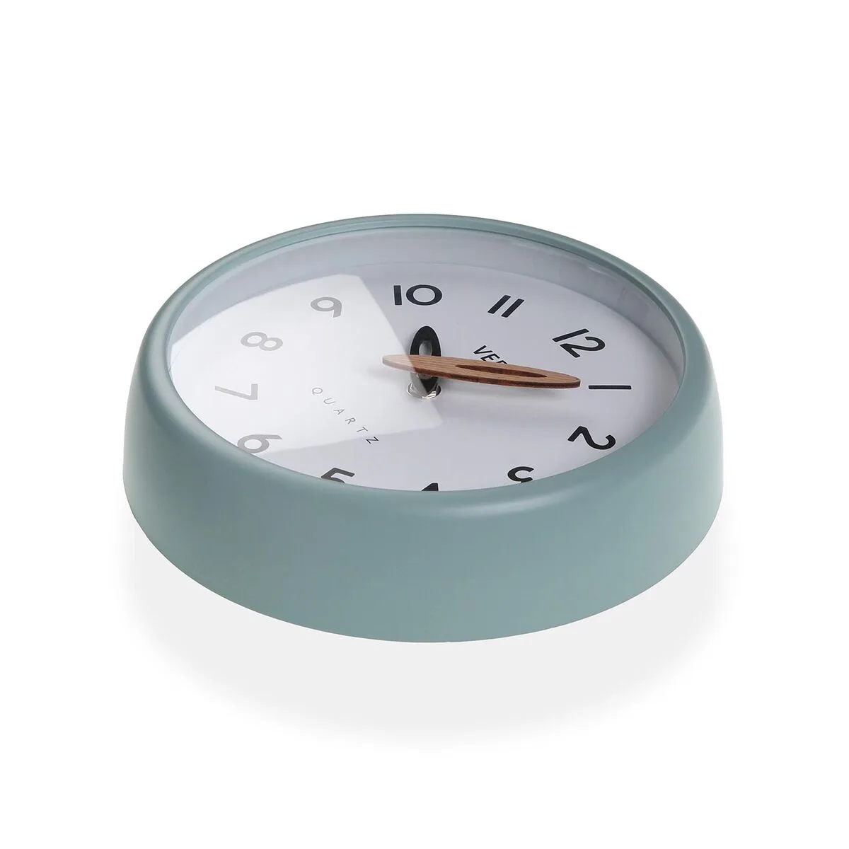 Horloge murale versa blanc vert plastique s341895389. Notre mission : éradiquer le superflu pour ne vous proposer que l'essentiel... mais en beaucoup plus stylé. Bienvenue chez Diaytar.