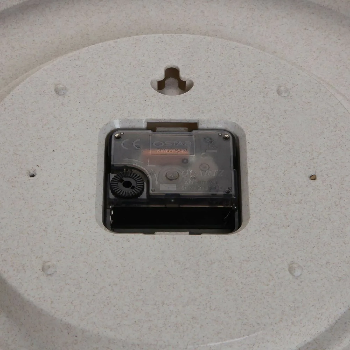 Horloge murale versa vert bois 4 2 x 30 x 30 cm s341374287. Notre équipe chez Diaytar est votre équipe de choc, dévouée à débusquer les produits qui méritent votre attention.